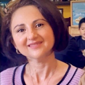 Meet your Posher, Claudia